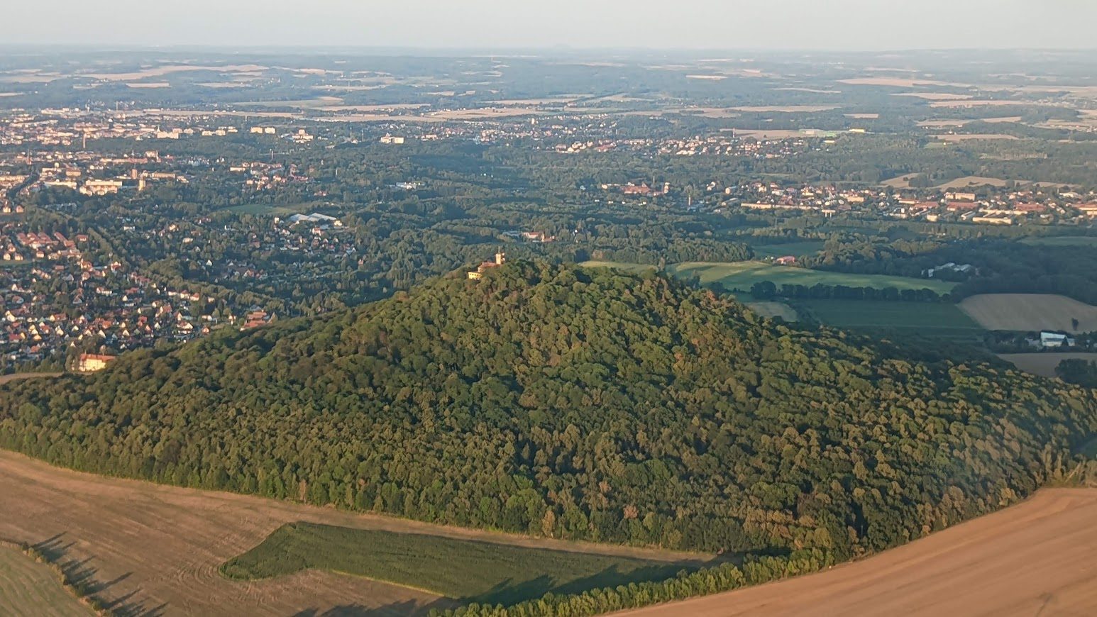 Die Landeskrone bei Görlitz aus der Luft